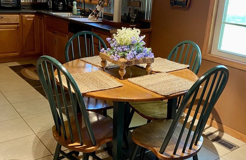 Omaha House | Near Branson MO, Private and secluded Cabin style 3BR house. WiFi & Smart TV.