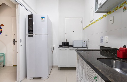 Laranjeiras Apartment | Near Casa Roberto Marinho and Cristo | POM307