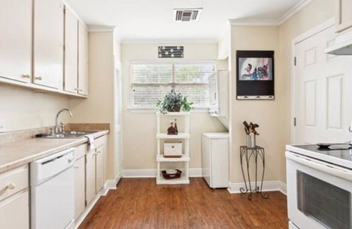 Dillard House | Near City Park and Bayou St John Peaceful and Pleasant