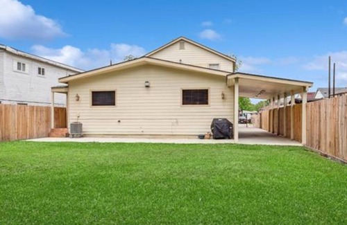 Dillard House | Near City Park and Bayou St John Peaceful and Pleasant