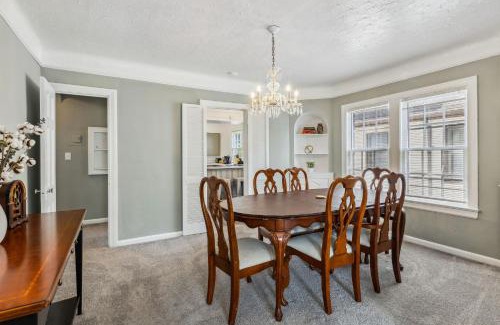 Shaker Heights Apartment | Near CLE Clinic UH & Case Western