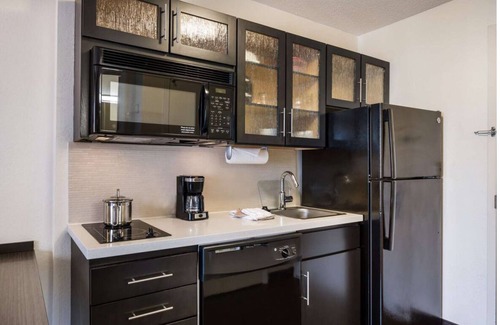 Nassau Bay Resort | Near Clear Lake Sports & Recreation Complex! Pet-friendly! FREE Parking!