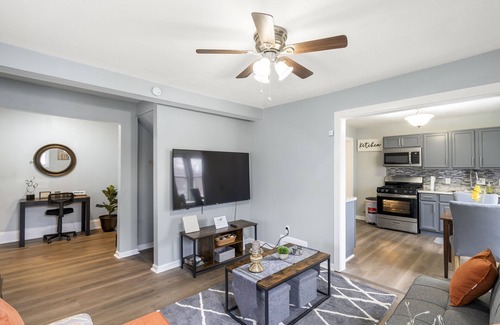 Cleveland House | Near Cleveland Clinic, University Hospital, VA, Case Western, & Little Italy