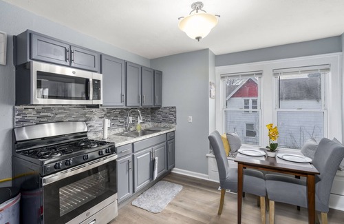 Cleveland House | Near Cleveland Clinic, University Hospital, VA, Case Western, & Little Italy