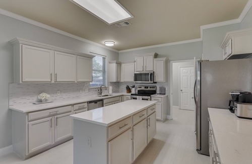 Corinth House | Near Denton, Flower Mound and Highland Village 3 BR!