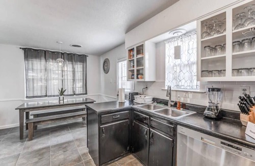 Hickory Hill House | Near Dining, Shopping, Parks! Tranquil Fox Trails