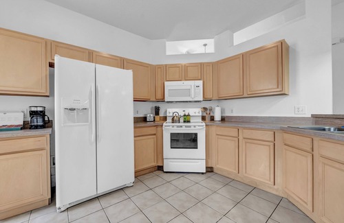 Calabay Parc House | Near Disney – Heated Pool, Spa, Pixar Game Room & 2 Primary Suites
