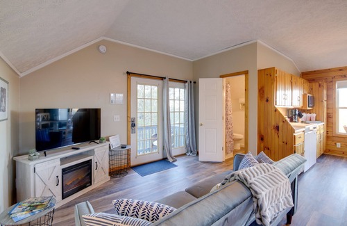 Sevierville Apartment | Near Douglas Lake: ‘Mountain Jewel’ Haven w/Views