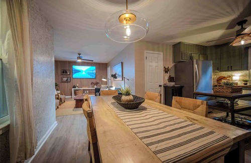Acworth House | Near Downtown Acworth & Kennesaw ~Pool Table~Patio