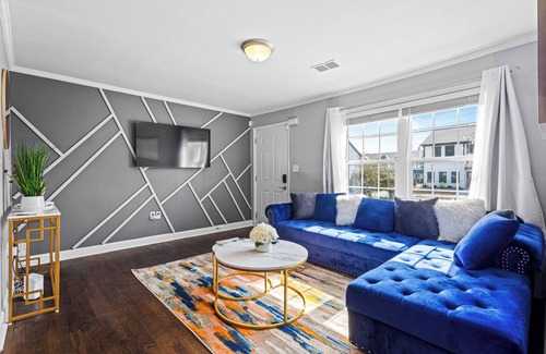 East Atlanta House | Near Downtown Atlanta 3-bedroom modern house near Golf Course. Sleeps 6.