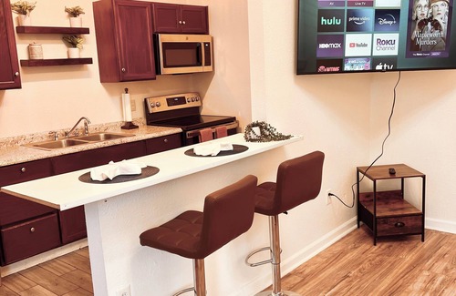 South Louisville Apartment | Near Downtown & Attractions, Airport, Spacious, The Green House Unit B