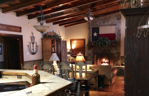 Weston Cabin | Near downtown Celina square, restaurants, grocery stores and local wineries.