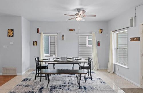 Greater Heights Apartment | Near Downtown Heights Apt Yard Terrace Wifi Desk