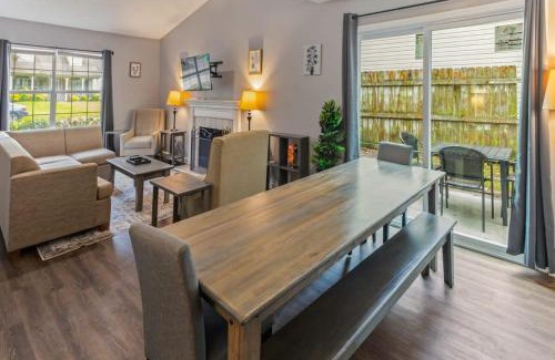 Savannah House | Near Downtown, Parks, Dining! Laid-Back on Leghorn