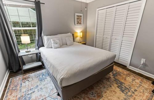 Savannah House | Near Downtown, Parks, Dining! Laid-Back on Leghorn