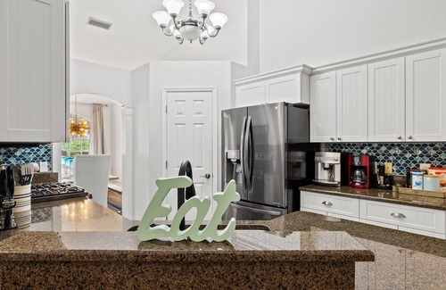 River District House | Near downtown! Saltwater Pool! HOT TUB! Games!