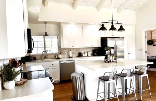 Roseville House | Near Downtown, @The Grounds, Pet & Families