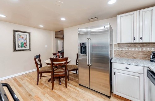 Waxhaw House | Near Downtown Waxhaw Mellow Yellow Suite A