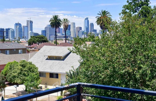Downtown Los Angeles House | 🌇*NEAR DTLA*🌇 - Luxurious Family Vacation Townhome