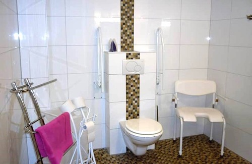 Xhignesse Other | Near Durbuy: Family or friendly gîte with 5 bedrooms and 5 private bathrooms