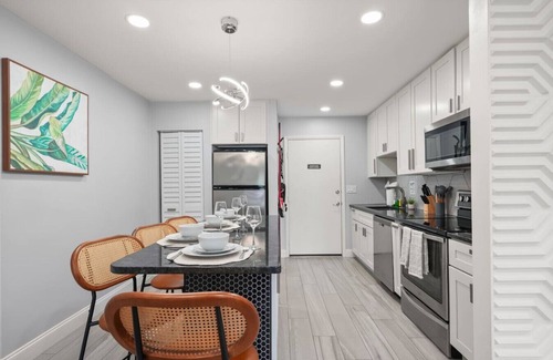 Lawsona - Fern Creek House | Near Dwtn + Sleeps 6 + Patio