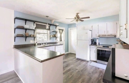 Elizabethtown House | Near Elizabethtown sports park, Distilleries, and so much more!