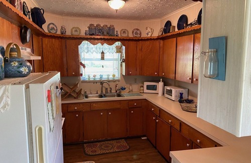 Columbus Other | Near Fayetteville, Round Top, Columbus: Peaceful Country Setting