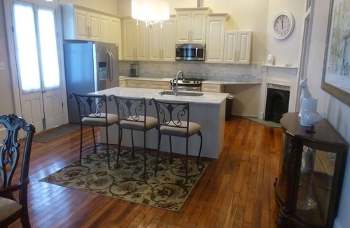 Arabi House | NEAR FRENCH QUARTER, 4 or 8 King beds, Sleeps 8 - 16 - safest area