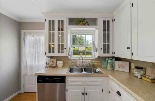 Tulsa House | Near Gathering Pl, River Park Trails, Brookside shops