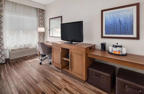 Lynnwood House | NEAR GOLF, SHOPS, AND DOWNTOWN