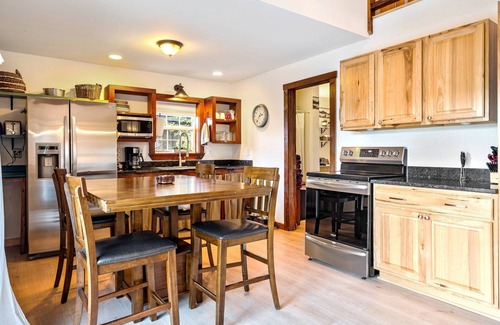 Belgrade Cottage | Near Golfcourse, Dog Friendly, Lake Great Pond