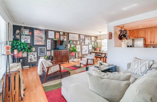 Rosaryville House | Near Golfing & Green Spaces: Upper Marlboro Home