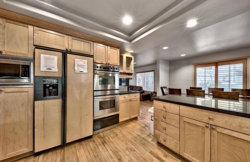 Montgomery Estates Cabin | Near Heavenly, Fireplace, 6 Guests + Extra Kids 5 Years Old and Younger