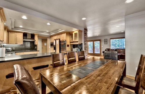 Montgomery Estates Cabin | Near Heavenly, Fireplace, 6 Guests + Extra Kids 5 Years Old and Younger