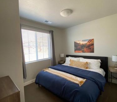 Washington House | Near Highland Park Golf Course Trails