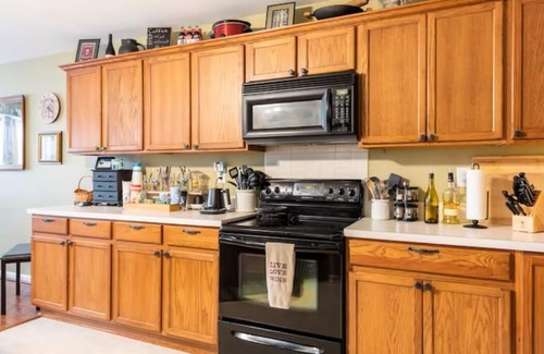 Buechel House | Near Highways and a 20 Min Drive to Louisville's Main Attractions