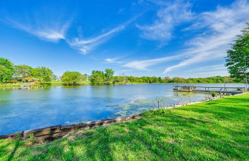 Stendal House | Near Hiking and Fishing Dale Home with Deck!