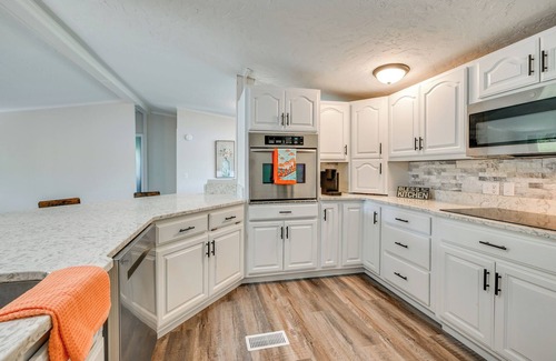 Stendal House | Near Hiking & Fishing: Dale Home w/Deck!
