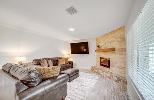 Lake Montezuma House | Near Hiking Lake Montezuma Home with Yard!