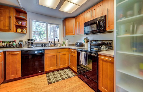 Loyalton House | Near Hiking: Pet-Friendly Sierra Valley Gem