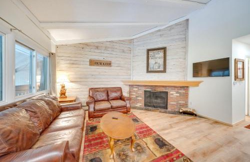Historic District Apartment | Near Hiking Renovated Breck Condo with Tennis Court