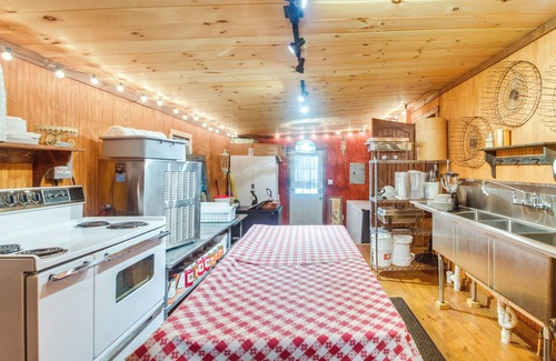 Lawndale Apartment | Near Hiking Trails: Spacious Studio in Lawndale
