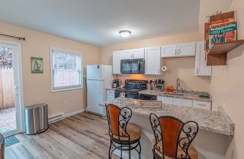 Saylorsburg House | Near Hiking & Water Parks!*Dogs OK*Wi-Fi*Fireplace