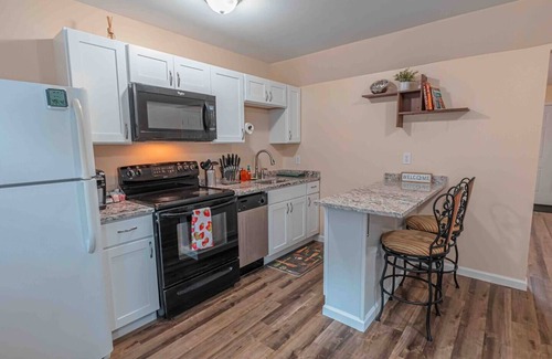 Saylorsburg House | Near Hiking & Water Parks!*Dogs OK*Wi-Fi*Fireplace