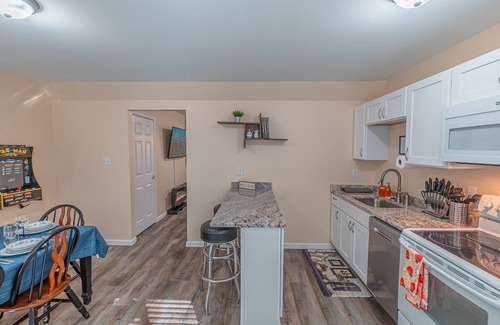 Saylorsburg House | Near Hiking & Water Parks!*Wi-Fi*Fireplace*Patio*
