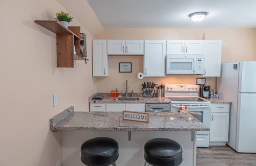 Saylorsburg House | Near Hiking & Water Parks!*Wi-Fi*Fireplace*Patio*