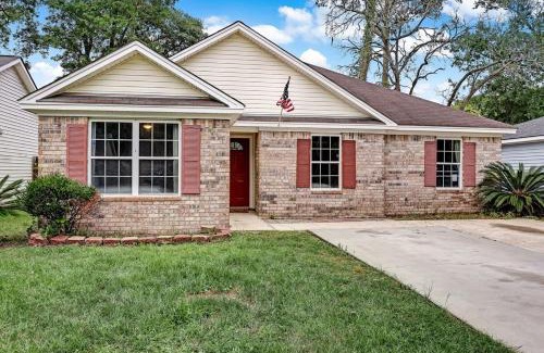 Savannah House | Near Hospital and Downtown- Lodging on Leghorn