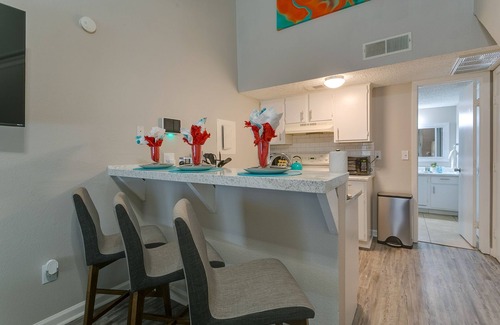 Central Arlington Apartment | Near Hospitals:AMH/MCA/USMD✶King Bed✶WiFi✶Parking #104