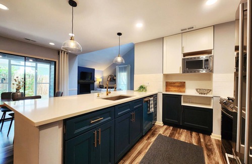 Cotswold House | Near Hospitals, Single Level 3Br/2Bath w/Office, Safe neighborhood, Parking.nn