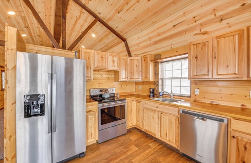 Teigen Cabin | Near Hunting: Cozy Cabin w/Deck in Grass Range!